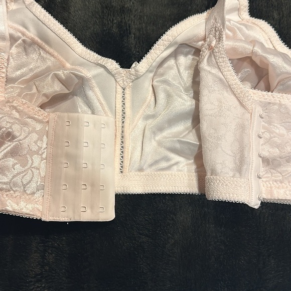 NWT Bali Classic support cool comfort 42D light pink bra w adjustable straps - Picture 5 of 8